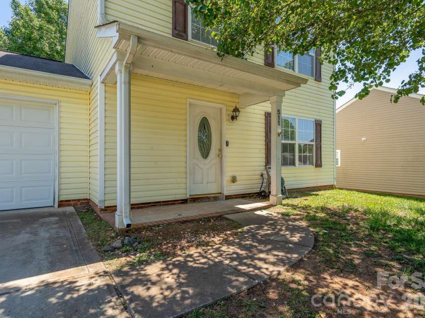 511 Lightspun Lane, Charlotte, NC 28216.  MLS# CAR4382805, YatesRealty ID 24824. 