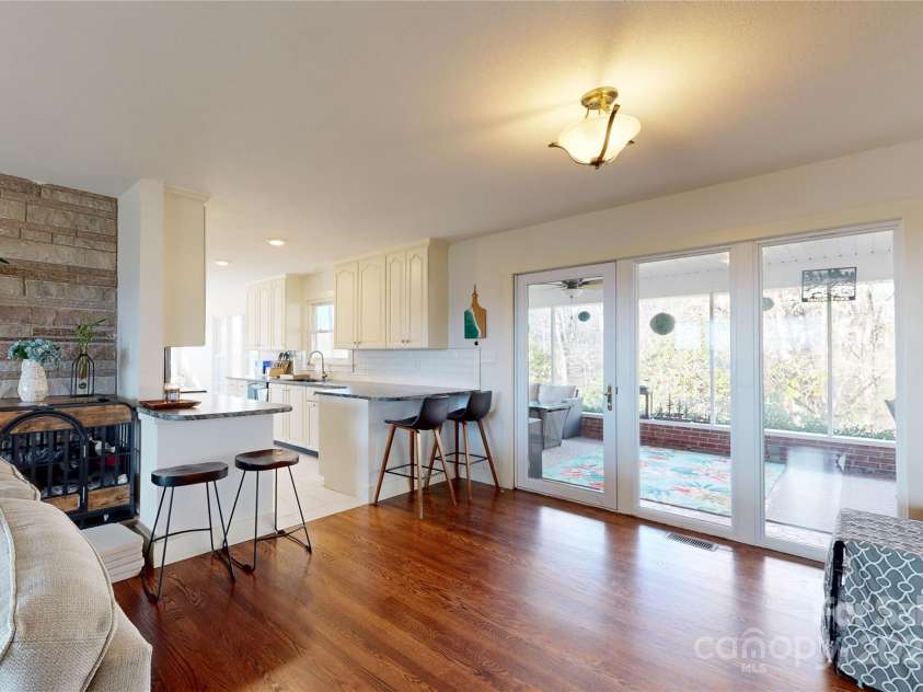 598 Miles View Drive, Mills River, NC 28759.  MLS# CAR4270895, YatesRealty ID 24825. 