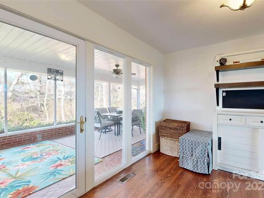 598 Miles View Drive, Mills River, NC 28759.  MLS# CAR4270895, YatesRealty ID 24825. 