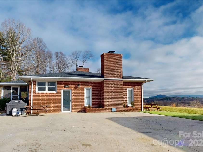 598 Miles View Drive, Mills River, NC 28759.  MLS# CAR4270895, YatesRealty ID 24825. 