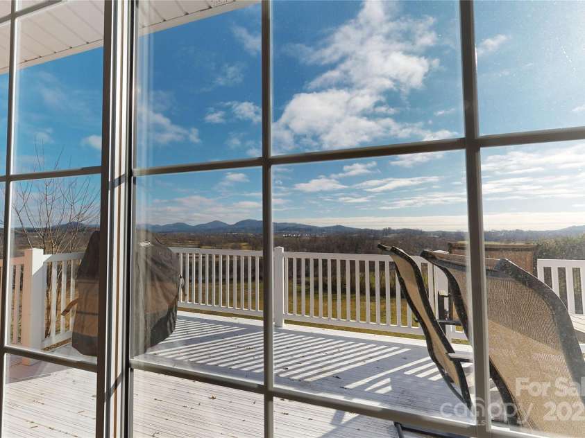 598 Miles View Drive, Mills River, NC 28759.  MLS# CAR4270895, YatesRealty ID 24825. 