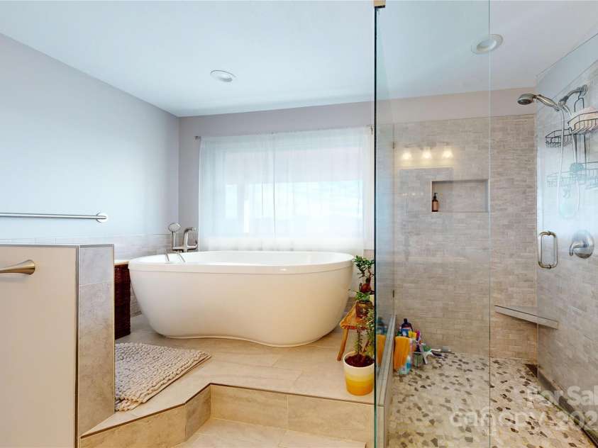 598 Miles View Drive, Mills River, NC 28759.  MLS# CAR4270895, YatesRealty ID 24825. 