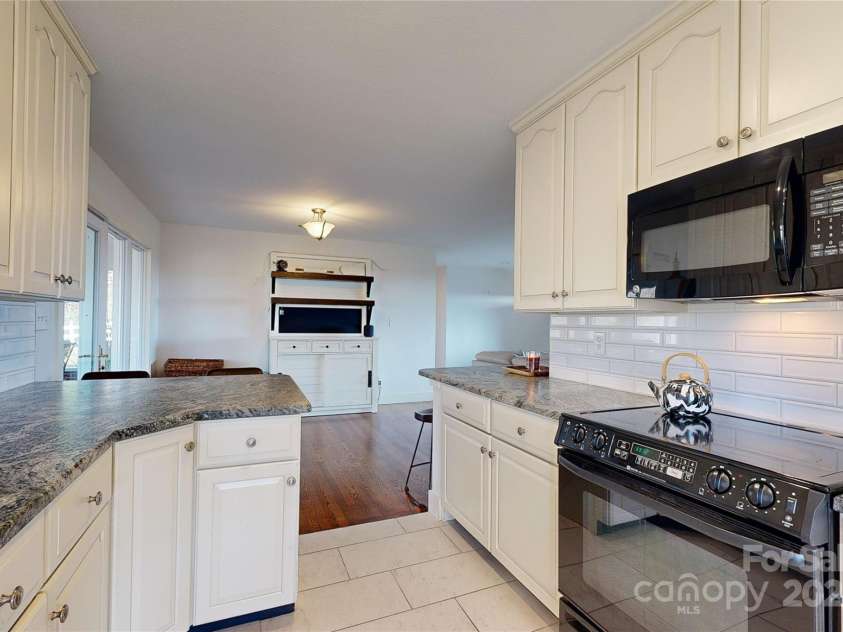 598 Miles View Drive, Mills River, NC 28759.  MLS# CAR4270895, YatesRealty ID 24825. 