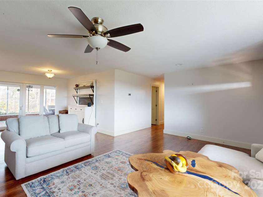 598 Miles View Drive, Mills River, NC 28759.  MLS# CAR4270895, YatesRealty ID 24825. 