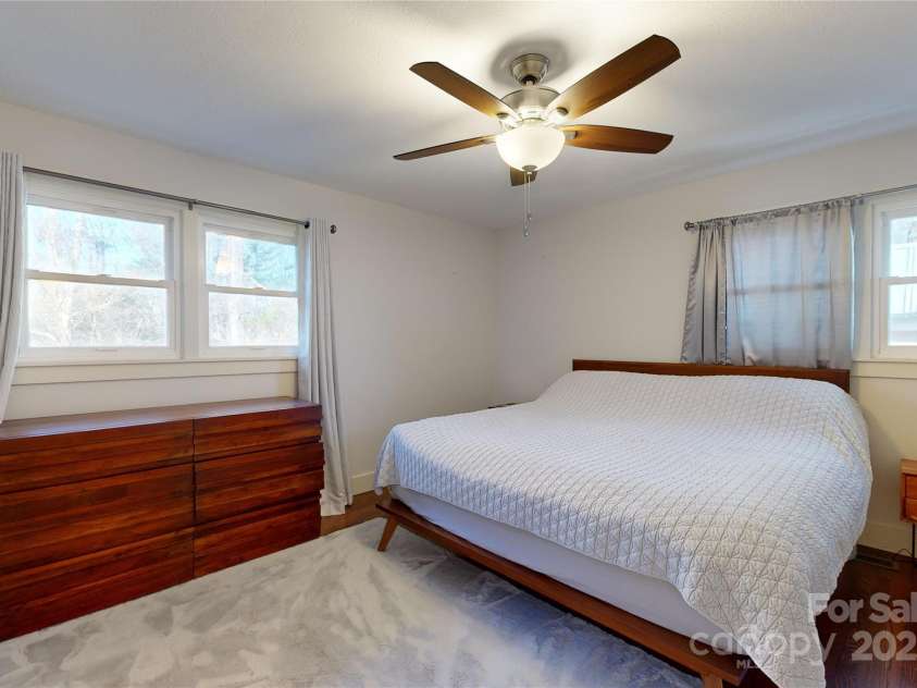 598 Miles View Drive, Mills River, NC 28759.  MLS# CAR4270895, YatesRealty ID 24825. 