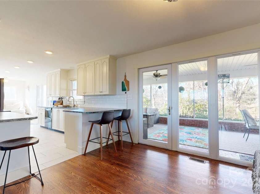 598 Miles View Drive, Mills River, NC 28759.  MLS# CAR4270895, YatesRealty ID 24825. 