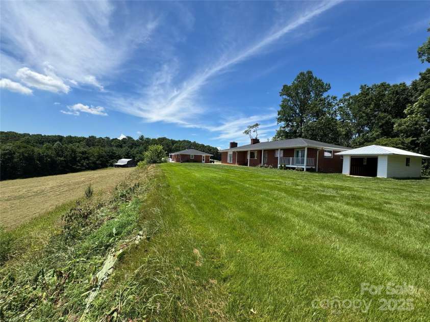 598 Miles View Drive, Mills River, NC 28759.  MLS# CAR4270895, YatesRealty ID 24825. 