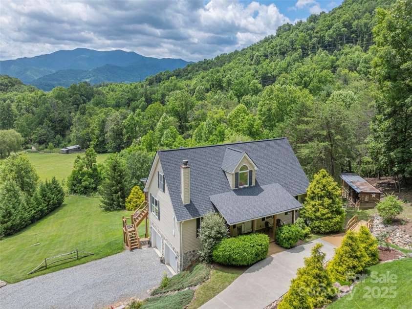 80 Feather Lane, Waynesville, NC 28786.  MLS# CAR4268349, YatesRealty ID 24826. 