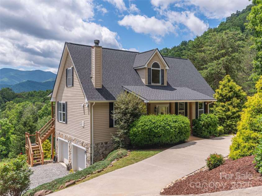 80 Feather Lane, Waynesville, NC 28786.  MLS# CAR4268349, YatesRealty ID 24826. 
