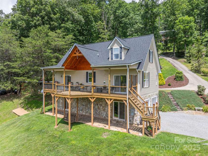 80 Feather Lane, Waynesville, NC 28786.  MLS# CAR4268349, YatesRealty ID 24826. 