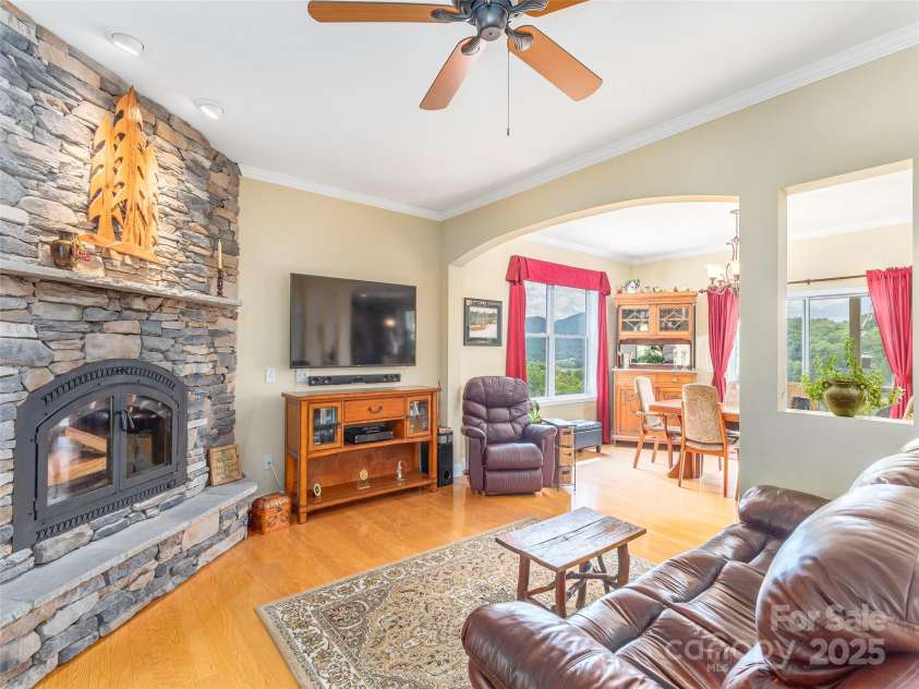 80 Feather Lane, Waynesville, NC 28786.  MLS# CAR4268349, YatesRealty ID 24826. 