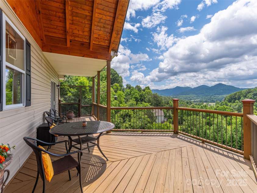 80 Feather Lane, Waynesville, NC 28786.  MLS# CAR4268349, YatesRealty ID 24826. 