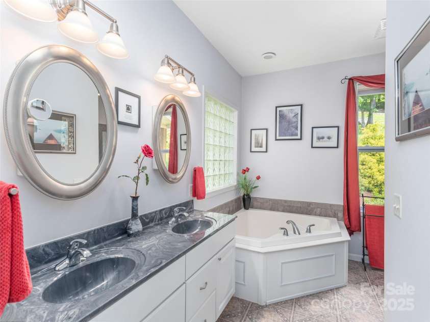 80 Feather Lane, Waynesville, NC 28786.  MLS# CAR4268349, YatesRealty ID 24826. 