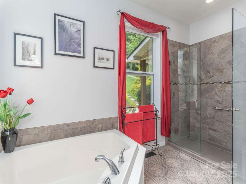 80 Feather Lane, Waynesville, NC 28786.  MLS# CAR4268349, YatesRealty ID 24826. 