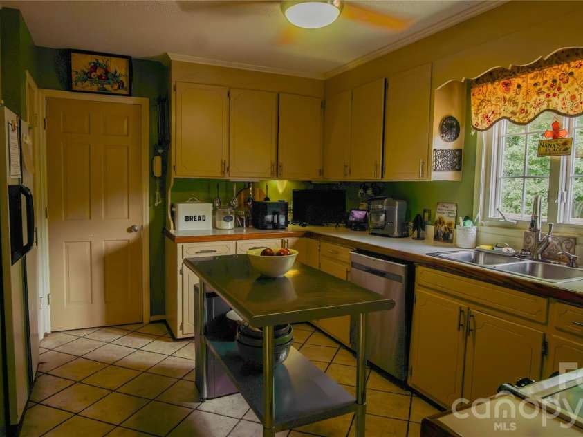 204 Old Stagecoach Road, Lawndale, NC 28090.  MLS# CAR4384627, YatesRealty ID 24830. 