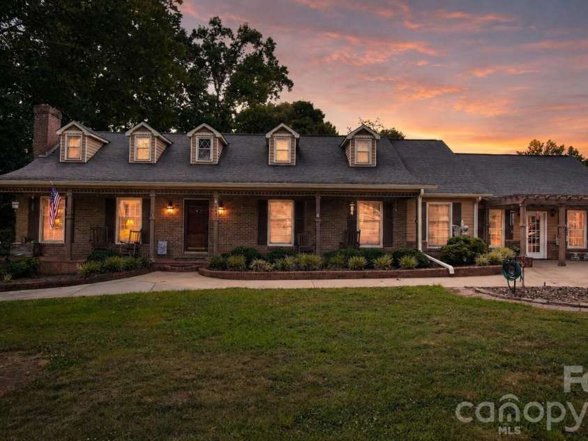 204 Old Stagecoach Road, Lawndale, NC 28090.  MLS# CAR4384627, YatesRealty ID 24830. 