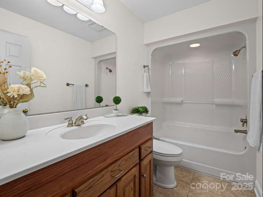 2872 Wheat Field Court, Lincolnton, NC 28092.  MLS# CAR4271500, YatesRealty ID 24831. FULL BATH