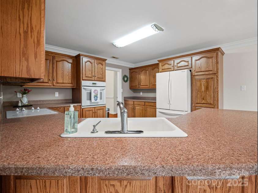 2872 Wheat Field Court, Lincolnton, NC 28092.  MLS# CAR4271500, YatesRealty ID 24831. KITCHEN