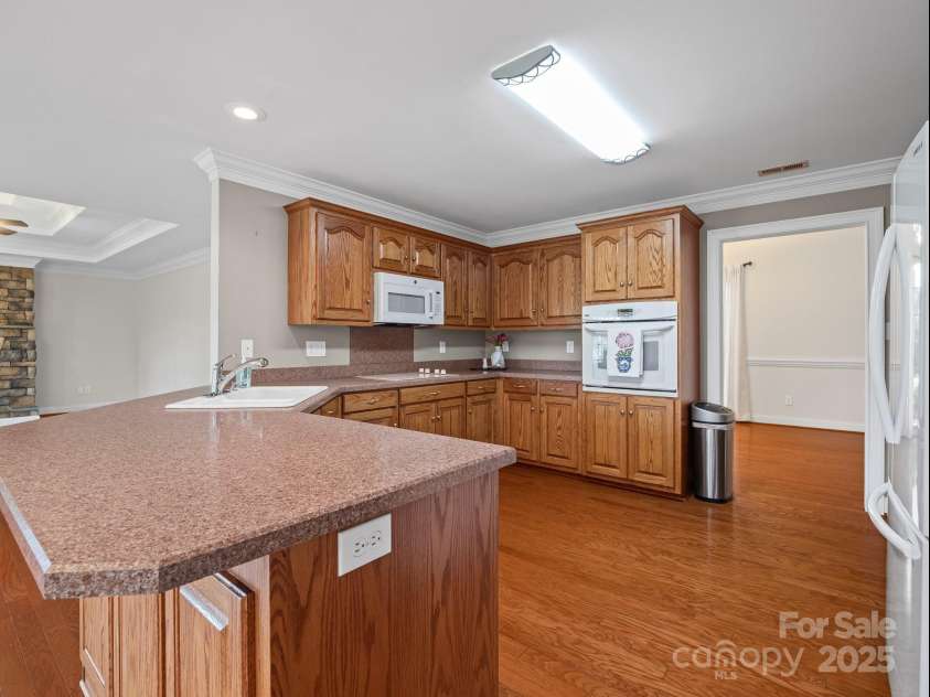 2872 Wheat Field Court, Lincolnton, NC 28092.  MLS# CAR4271500, YatesRealty ID 24831. KITCHEN
