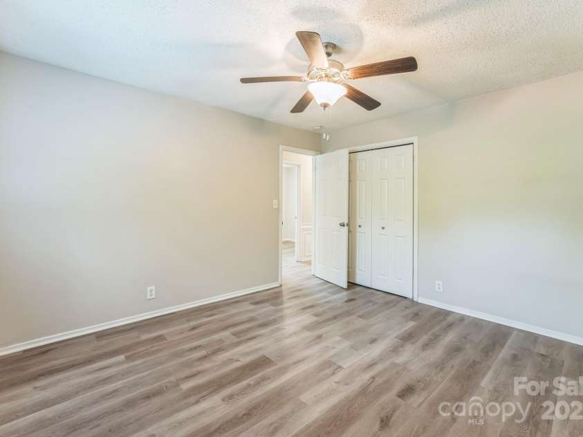 711 September Lane, Charlotte, NC 28208.  MLS# CAR4264745, YatesRealty ID 24833. 