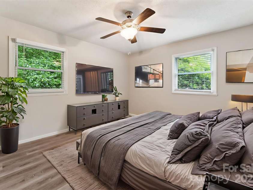 711 September Lane, Charlotte, NC 28208.  MLS# CAR4264745, YatesRealty ID 24833. 