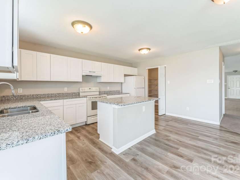 673 Shellbark Drive, Concord, NC 28025.  MLS# CAR4264704, YatesRealty ID 24835. 