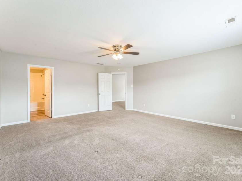 673 Shellbark Drive, Concord, NC 28025.  MLS# CAR4264704, YatesRealty ID 24835. 