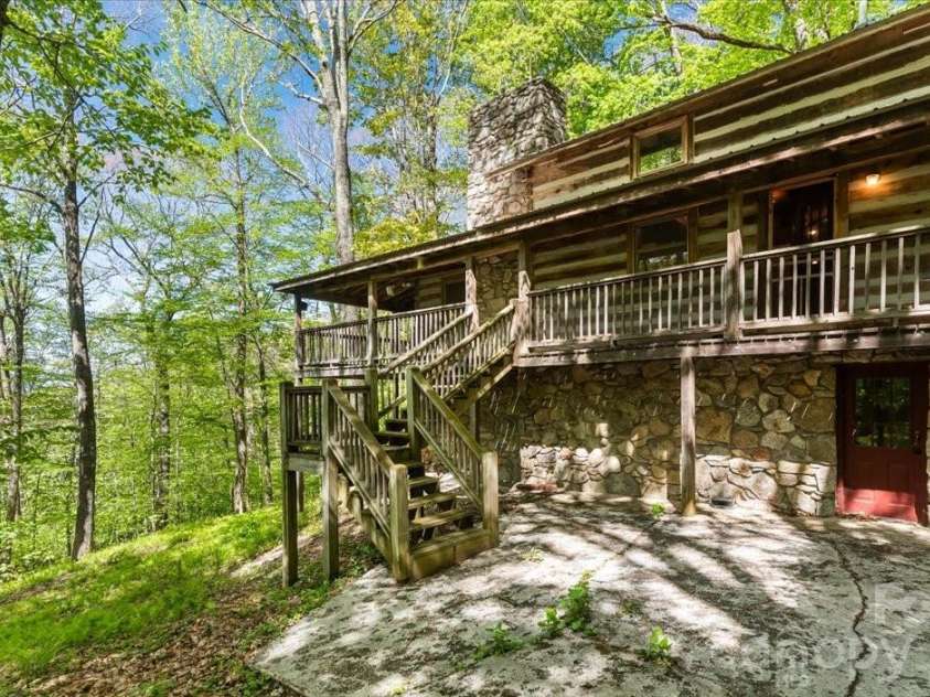 524 McDaris Loop Drive, Mars Hill, NC 28754.  MLS# CAR4380210, YatesRealty ID 24837. 