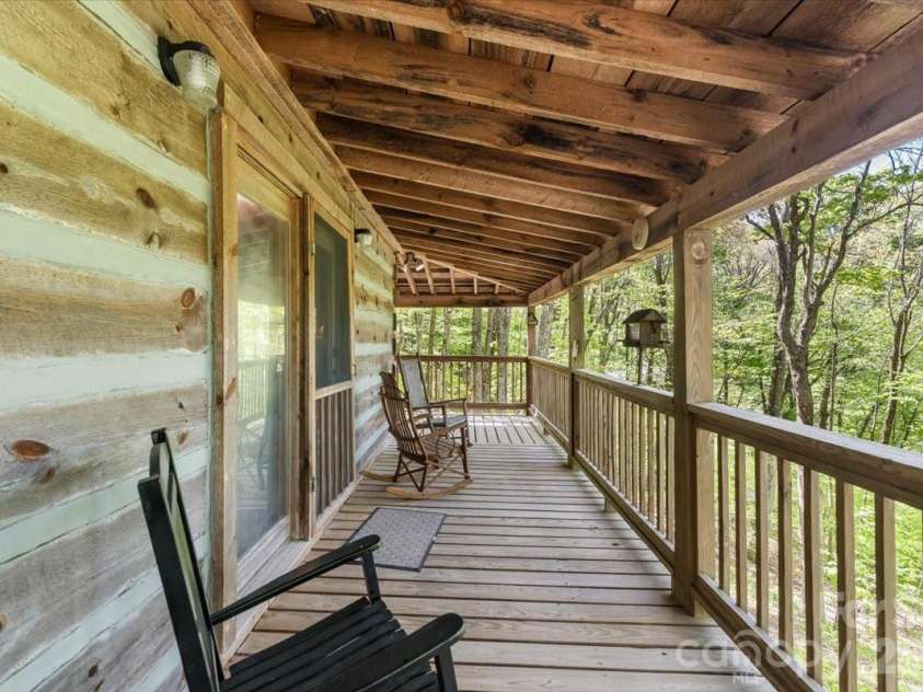 524 McDaris Loop Drive, Mars Hill, NC 28754.  MLS# CAR4380210, YatesRealty ID 24837. 