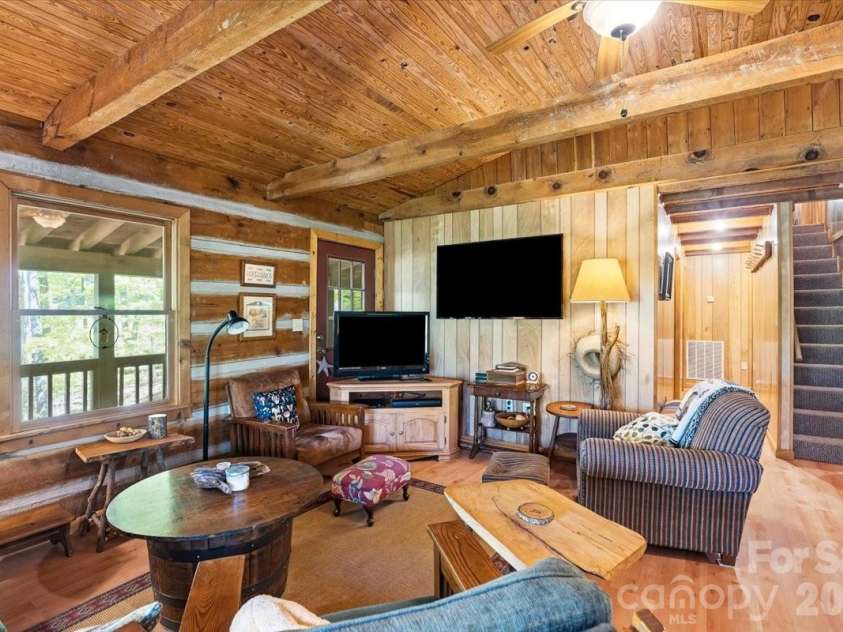 524 McDaris Loop Drive, Mars Hill, NC 28754.  MLS# CAR4380210, YatesRealty ID 24837. 