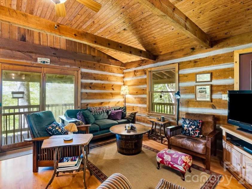 524 McDaris Loop Drive, Mars Hill, NC 28754.  MLS# CAR4380210, YatesRealty ID 24837. 