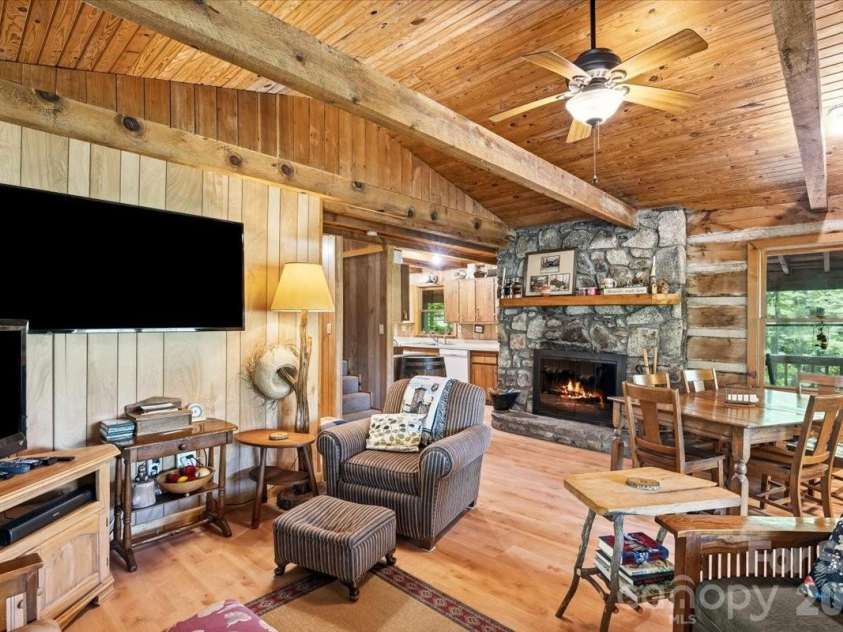 524 McDaris Loop Drive, Mars Hill, NC 28754.  MLS# CAR4380210, YatesRealty ID 24837. 