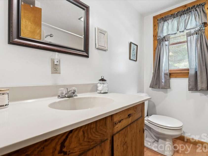 524 McDaris Loop Drive, Mars Hill, NC 28754.  MLS# CAR4380210, YatesRealty ID 24837. 
