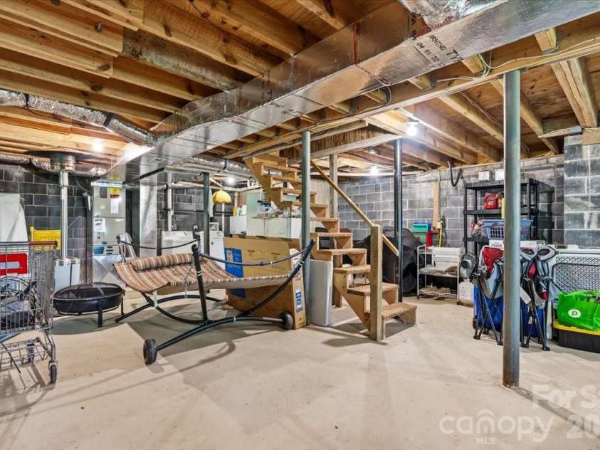524 McDaris Loop Drive, Mars Hill, NC 28754.  MLS# CAR4380210, YatesRealty ID 24837. 