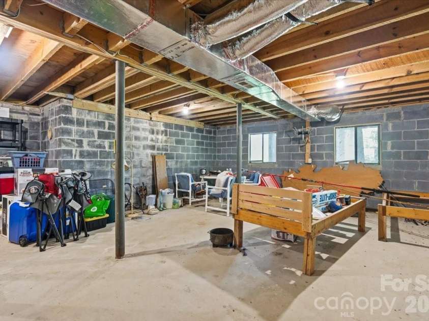 524 McDaris Loop Drive, Mars Hill, NC 28754.  MLS# CAR4380210, YatesRealty ID 24837. 