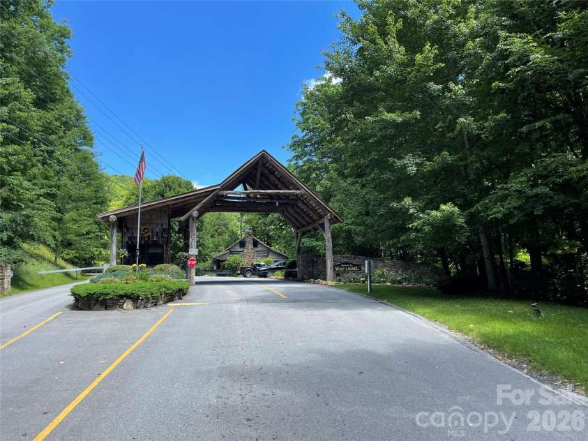 524 McDaris Loop Drive, Mars Hill, NC 28754.  MLS# CAR4380210, YatesRealty ID 24837. 