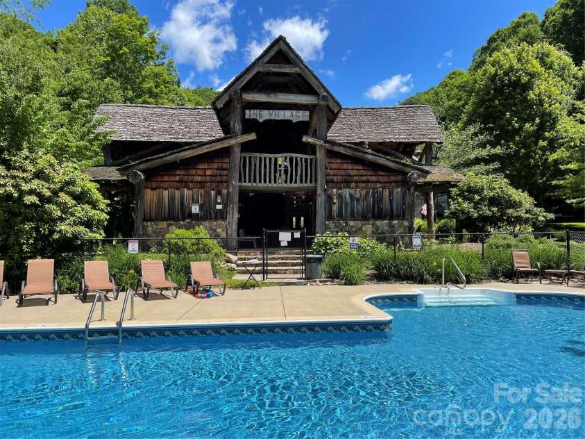524 McDaris Loop Drive, Mars Hill, NC 28754.  MLS# CAR4380210, YatesRealty ID 24837. 
