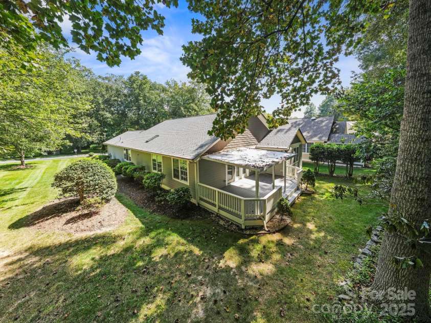 241 Fairway View Drive, Etowah, NC 28729.  MLS# CAR4304614, YatesRealty ID 2484. 