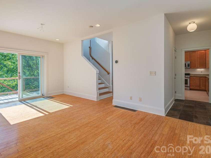 60 Sunrise Drive, Asheville, NC 28806.  MLS# CAR4300422, YatesRealty ID 2484. 