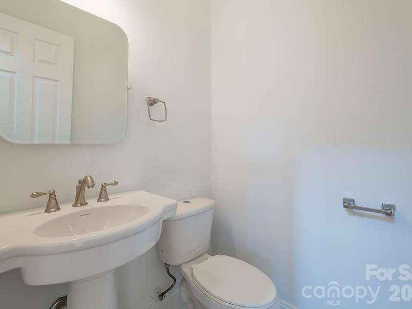 60 Sunrise Drive, Asheville, NC 28806.  MLS# CAR4300422, YatesRealty ID 2484. 