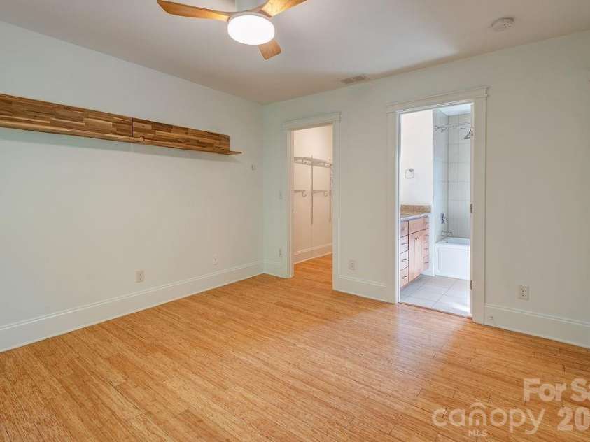 60 Sunrise Drive, Asheville, NC 28806.  MLS# CAR4300422, YatesRealty ID 2484. 