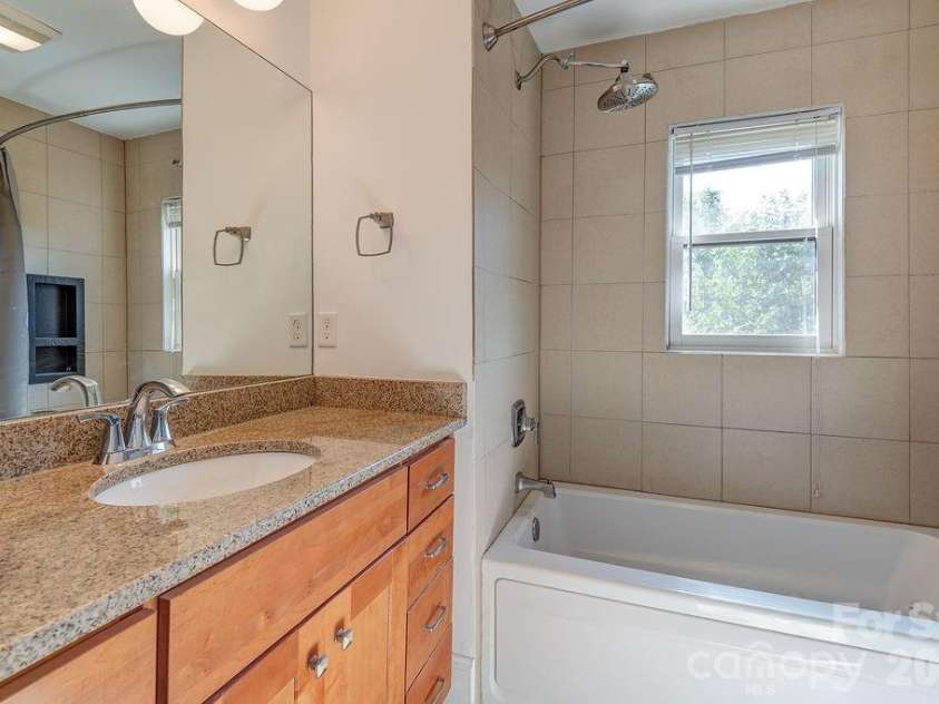 60 Sunrise Drive, Asheville, NC 28806.  MLS# CAR4300422, YatesRealty ID 2484. 