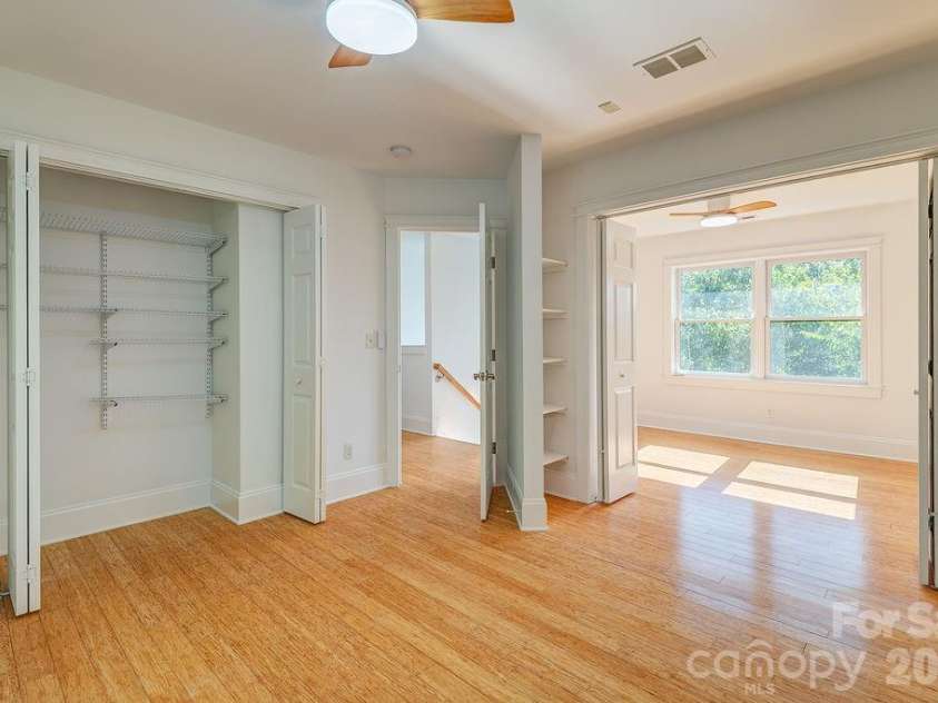 60 Sunrise Drive, Asheville, NC 28806.  MLS# CAR4300422, YatesRealty ID 2484. 