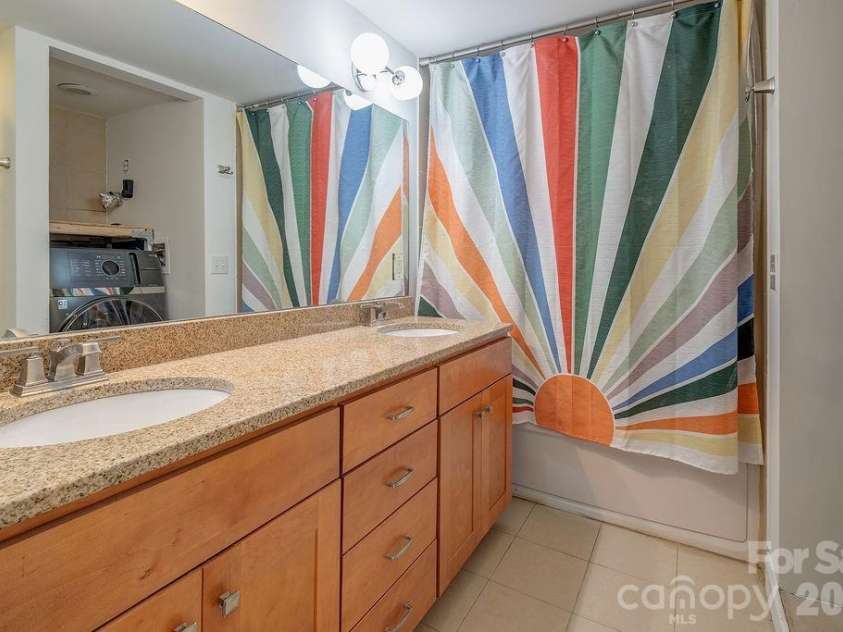 60 Sunrise Drive, Asheville, NC 28806.  MLS# CAR4300422, YatesRealty ID 2484. 