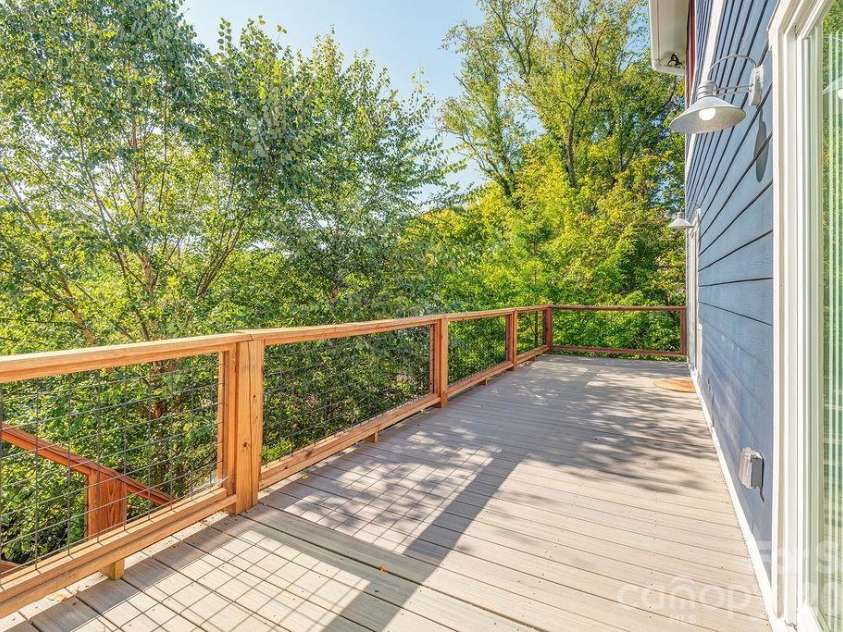 60 Sunrise Drive, Asheville, NC 28806.  MLS# CAR4300422, YatesRealty ID 2484. 