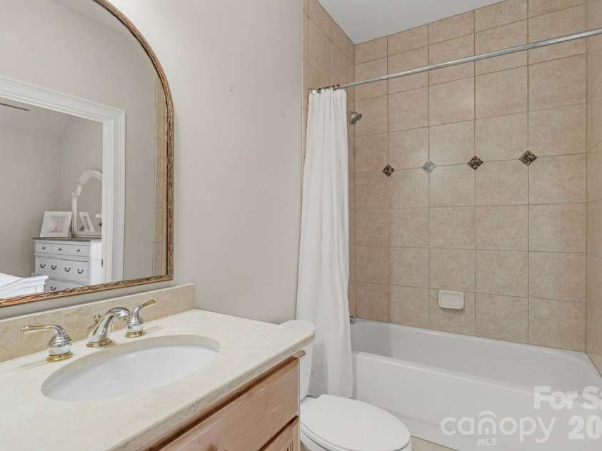 4017 Beechwood Spring Lane, Belmont, NC 28012.  MLS# CAR4364266, YatesRealty ID 24840. 2ND BEDROOM BATH