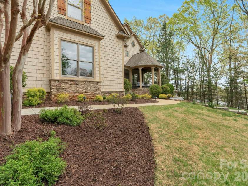 4017 Beechwood Spring Lane, Belmont, NC 28012.  MLS# CAR4364266, YatesRealty ID 24840. 