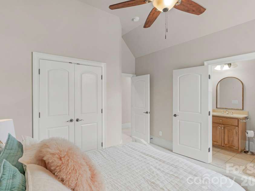 4017 Beechwood Spring Lane, Belmont, NC 28012.  MLS# CAR4364266, YatesRealty ID 24840. 