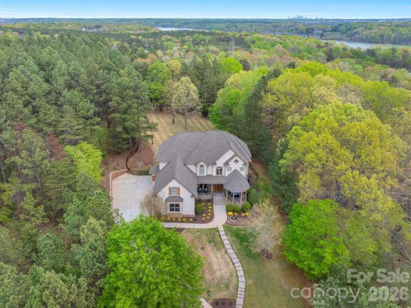 4017 Beechwood Spring Lane, Belmont, NC 28012.  MLS# CAR4364266, YatesRealty ID 24840. 
