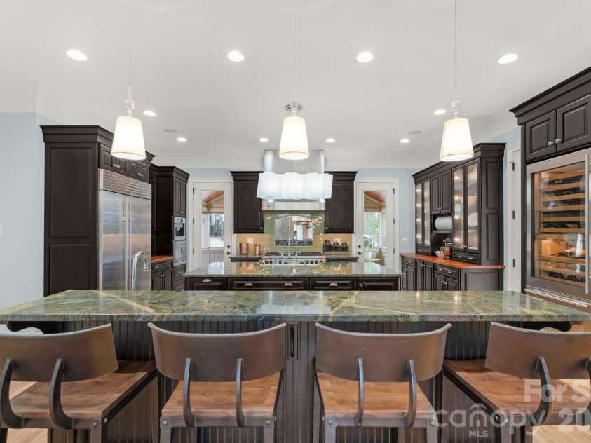 4017 Beechwood Spring Lane, Belmont, NC 28012.  MLS# CAR4364266, YatesRealty ID 24840. Kitchen 
